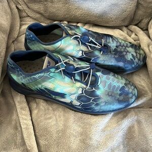Men’s xtratuf sheng fu 2017 water shoes. Adjustable top pull. Size 13.